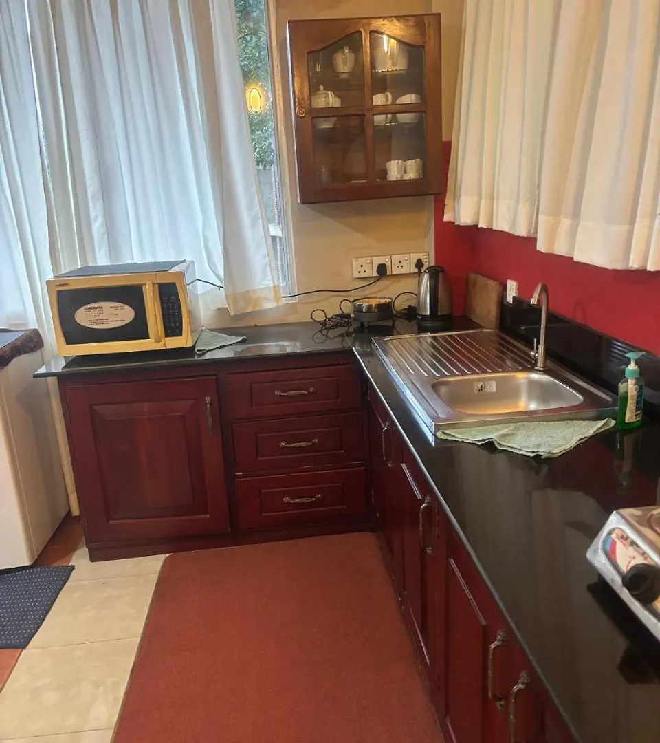 Creek Edge Apartment Κάντι