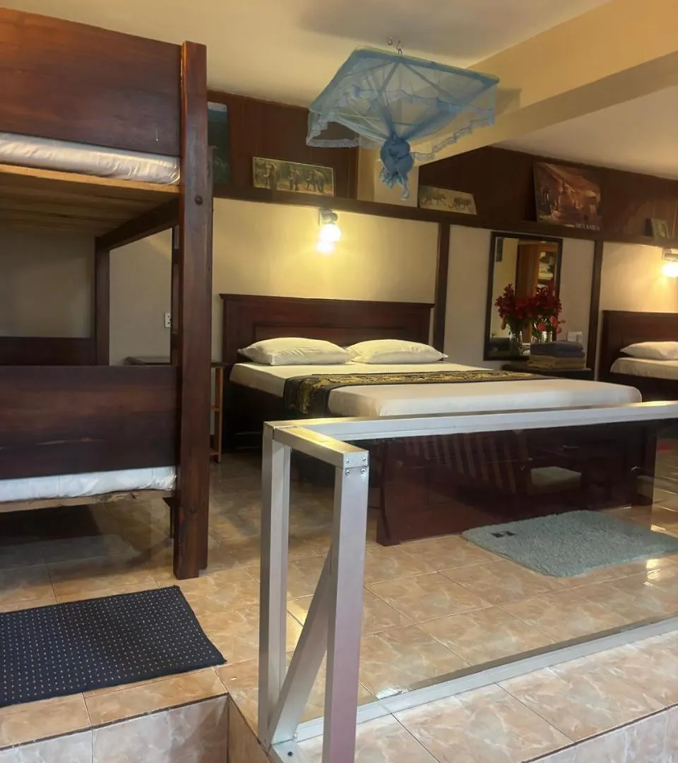 Creek Edge Apartment Κάντι