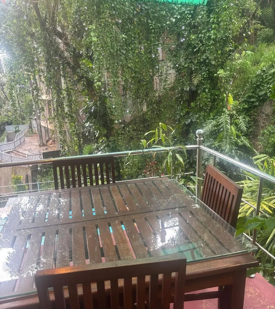 Creek Edge Apartment Kandy
