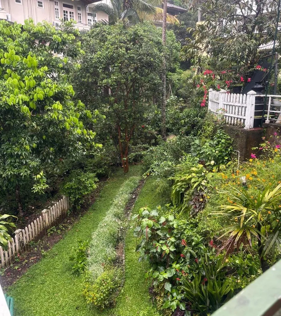 Creek Edge Apartment Kandy